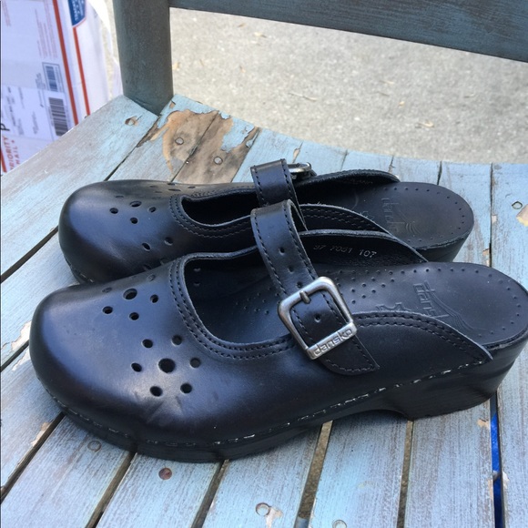 Women's Dansko Open Back Clog Style Black Shoes 7M - Picture 2 of 3